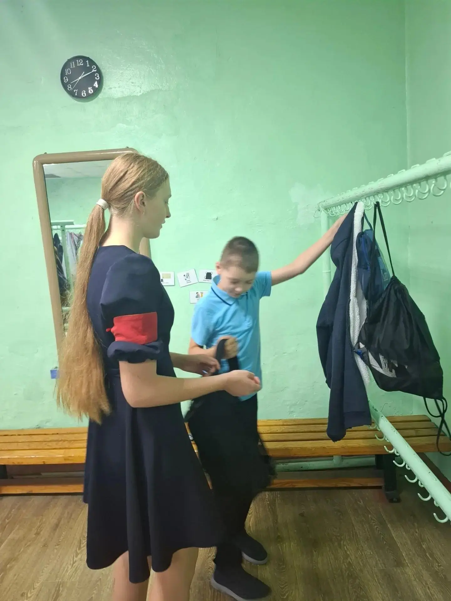 Одиннадцатиклассники помогли особенным детям стать частью школьной семьи