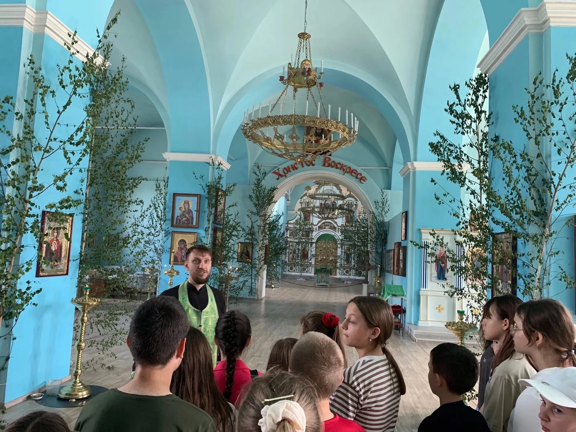 🕊️Сегодня воспитанники пришкольных лагерей «Юные журналисты» , «Юные спортсмены» и «По...