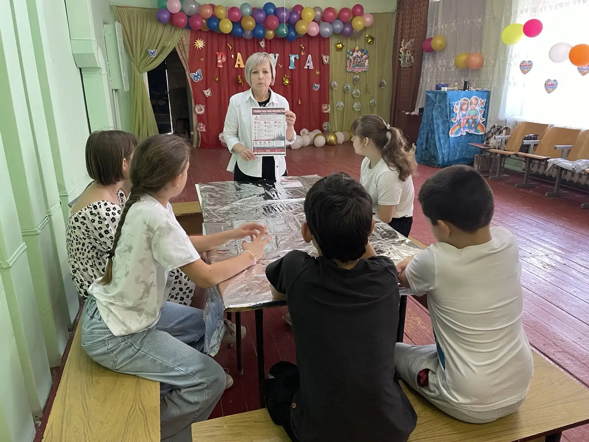 Сегодня день в пришкольном лагере «ГБОУ Кленовская школа Амвросиевского м.о.» прошел по...