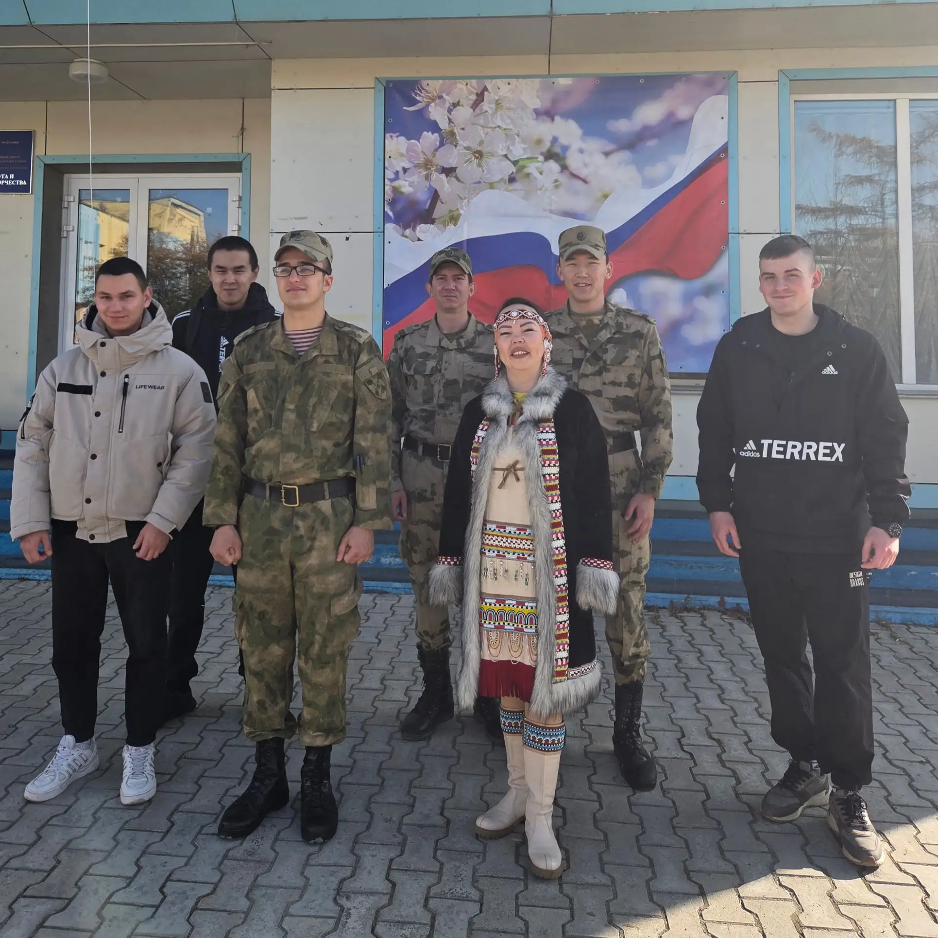🔥Сегодня возле Дворца культуры прошла акция «Пять слов на родном языке»