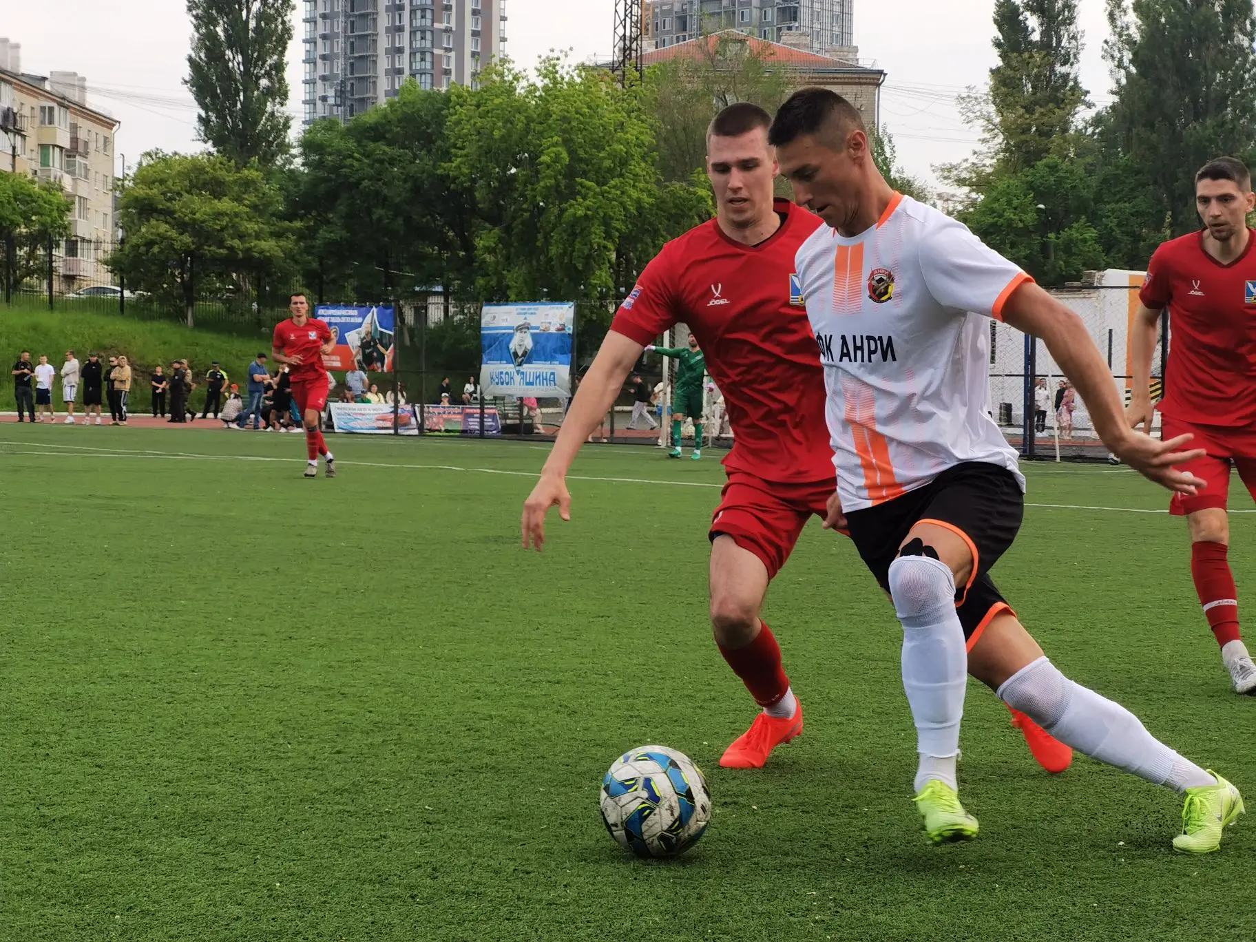 ⚽Первый тайм завершился ничьей

Матч продолжается! 

#БольшойКаменьЗаСпорт