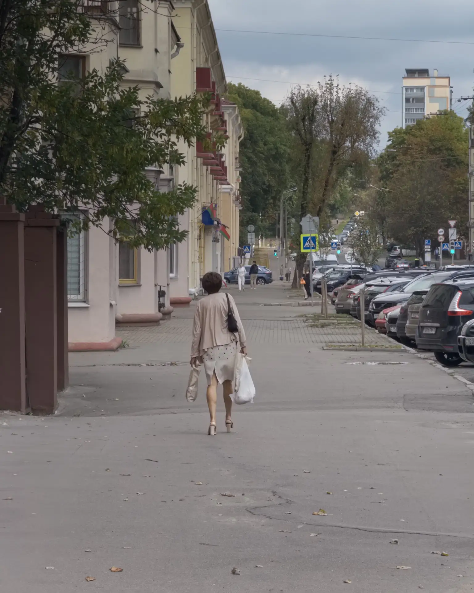 Есть места в нашем городе, где вместо гула моторов слышен шелест листьев и воркование г...