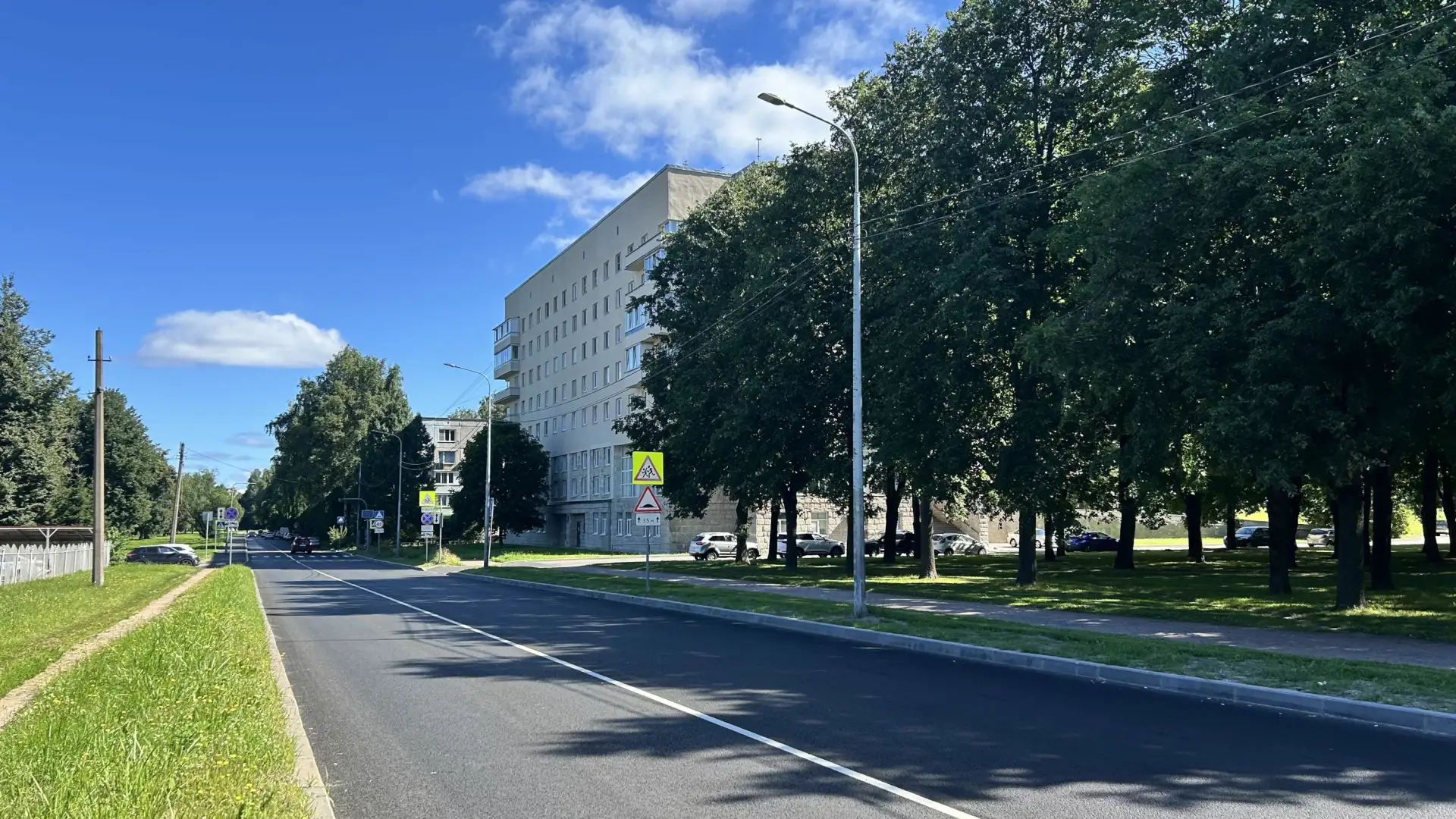 В Калининском районе обновили Меншиковский проспект