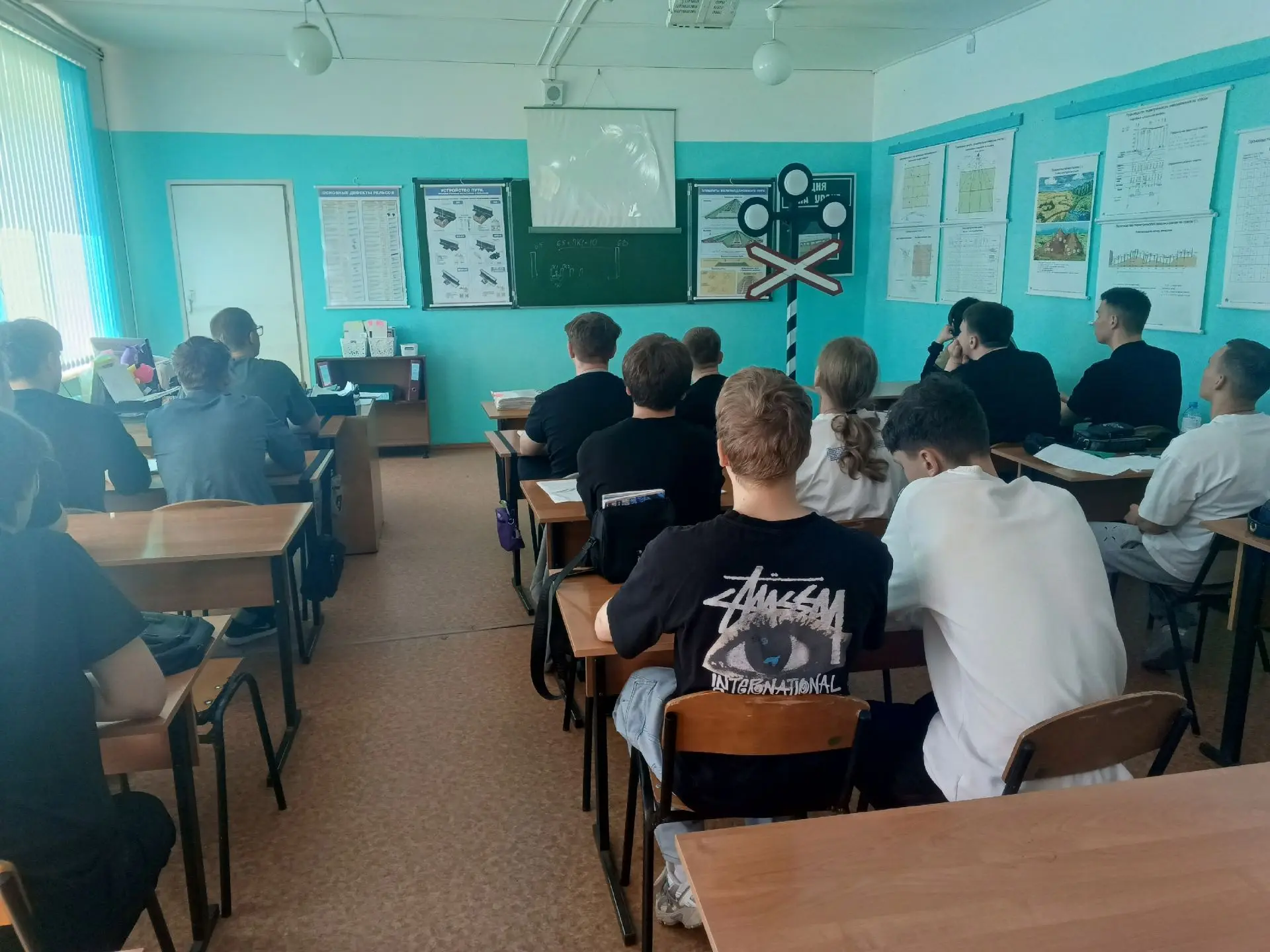 В техникуме прошел профилактический кинолекторий «Расходник» от транспортной прокуратуры
В техникуме