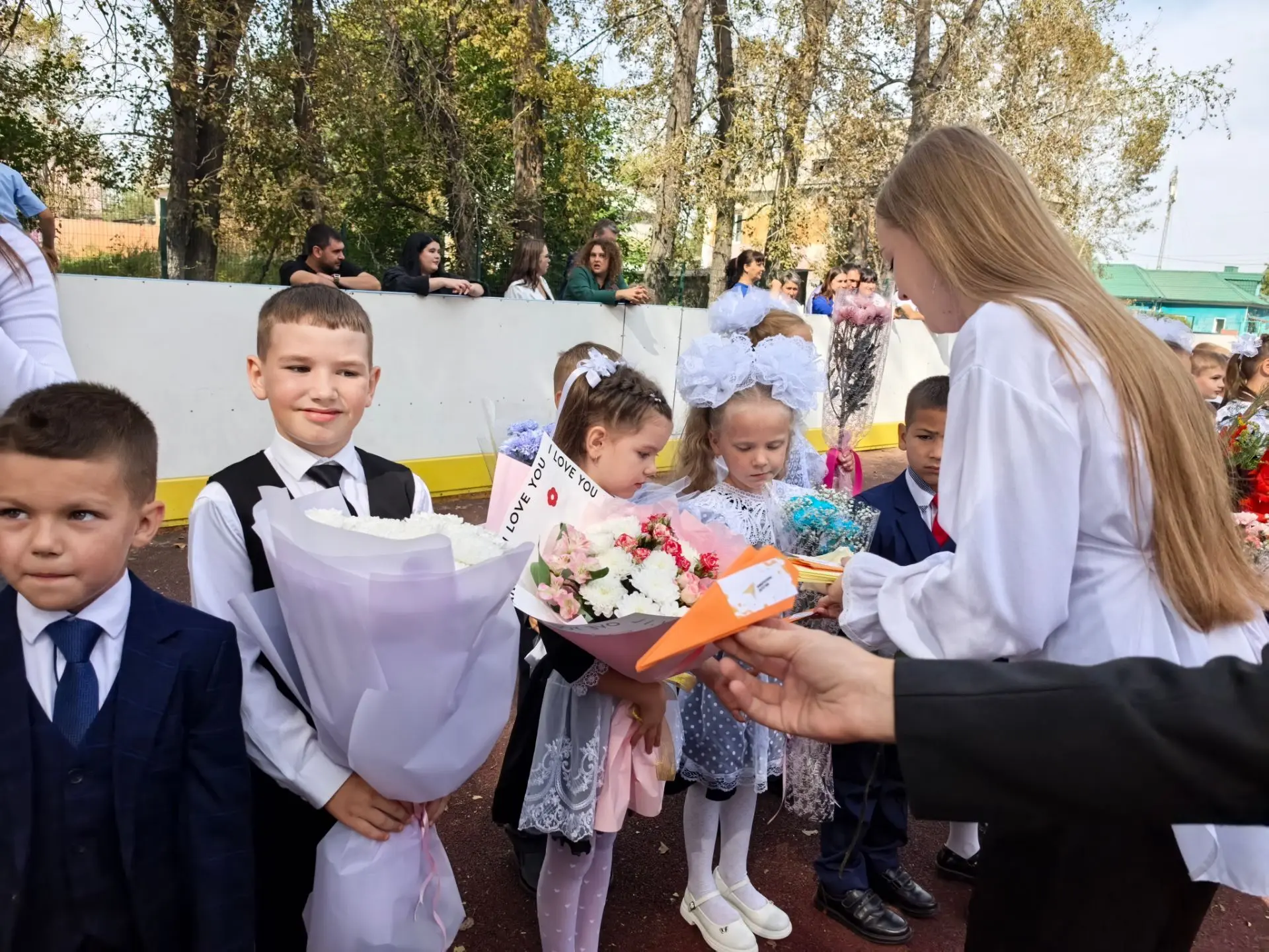 🎉 «Самолётик будущего»: трогательный символ первого школьного дня 🎉