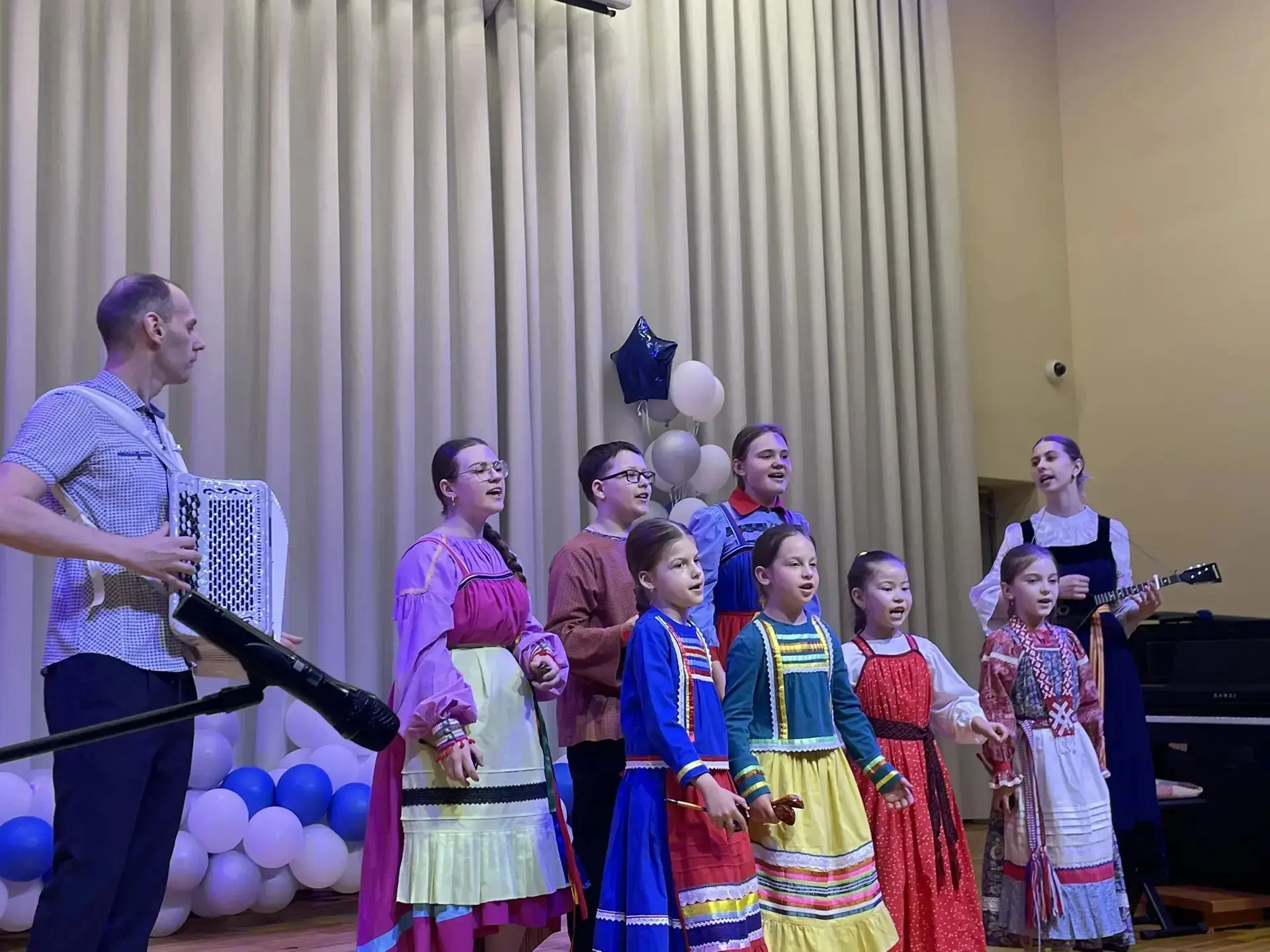 🌞Запоминающийся, яркий концерт, посвященный Дню защиты детей, провела ДШИ "Лира" в СОШ...