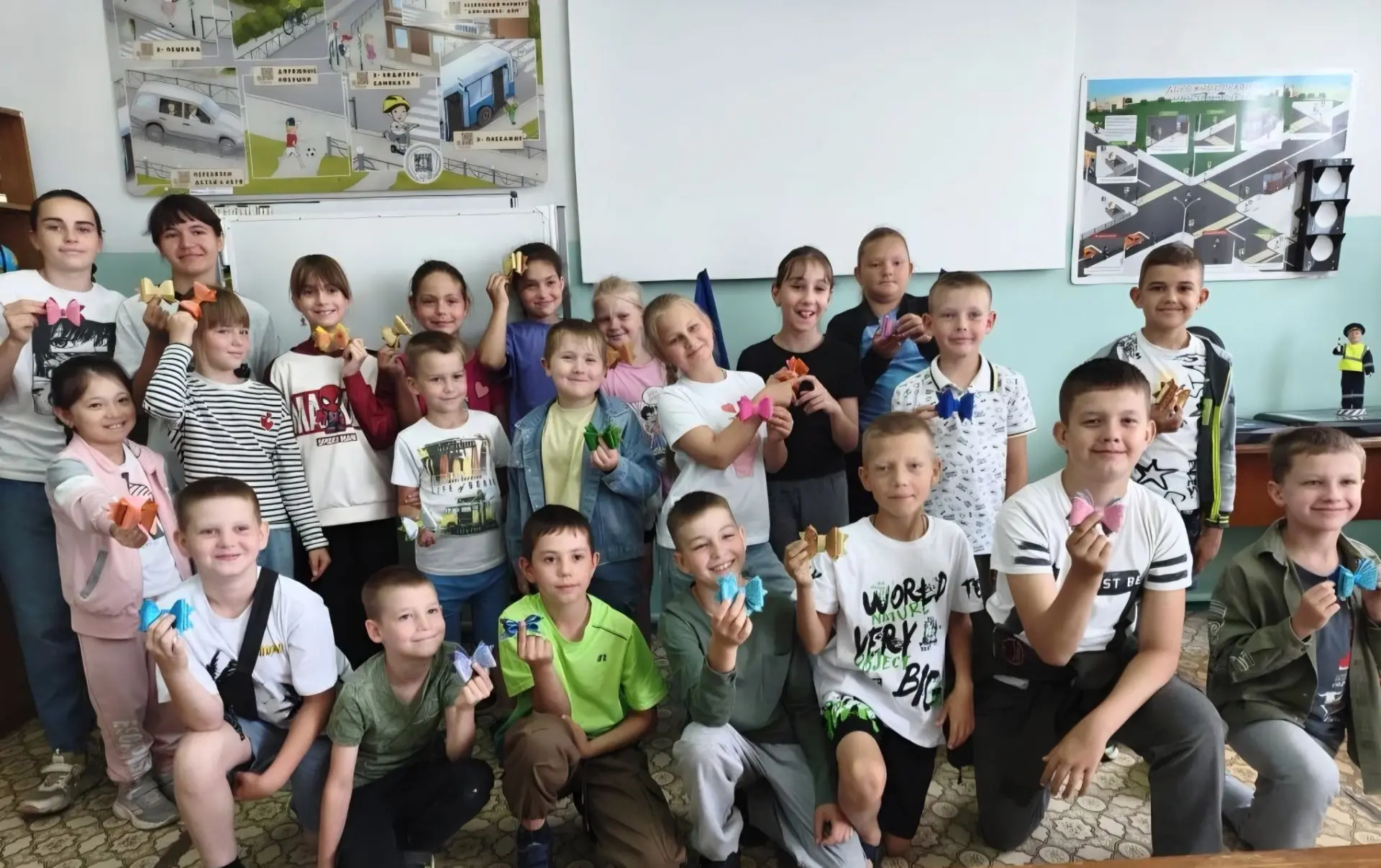 Одним из замечательных летних праздников  традиционно стал день бантиков.       Бантики  – это нежны
