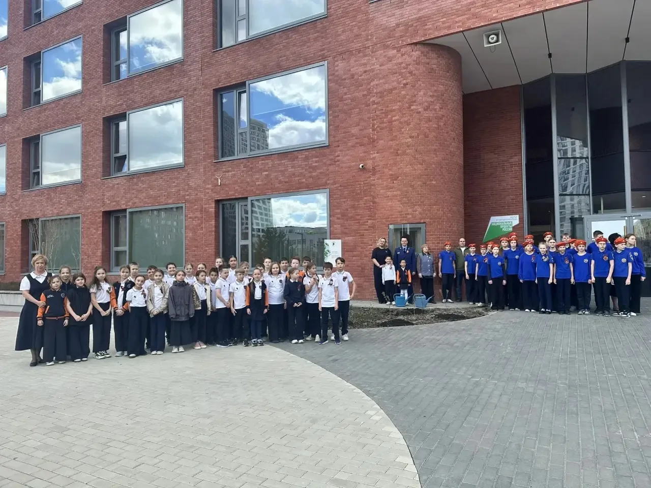 📍Прокурор Октябрьского района города Новосибирска Никита Огнев совместно с ветераном Великой Отечест
