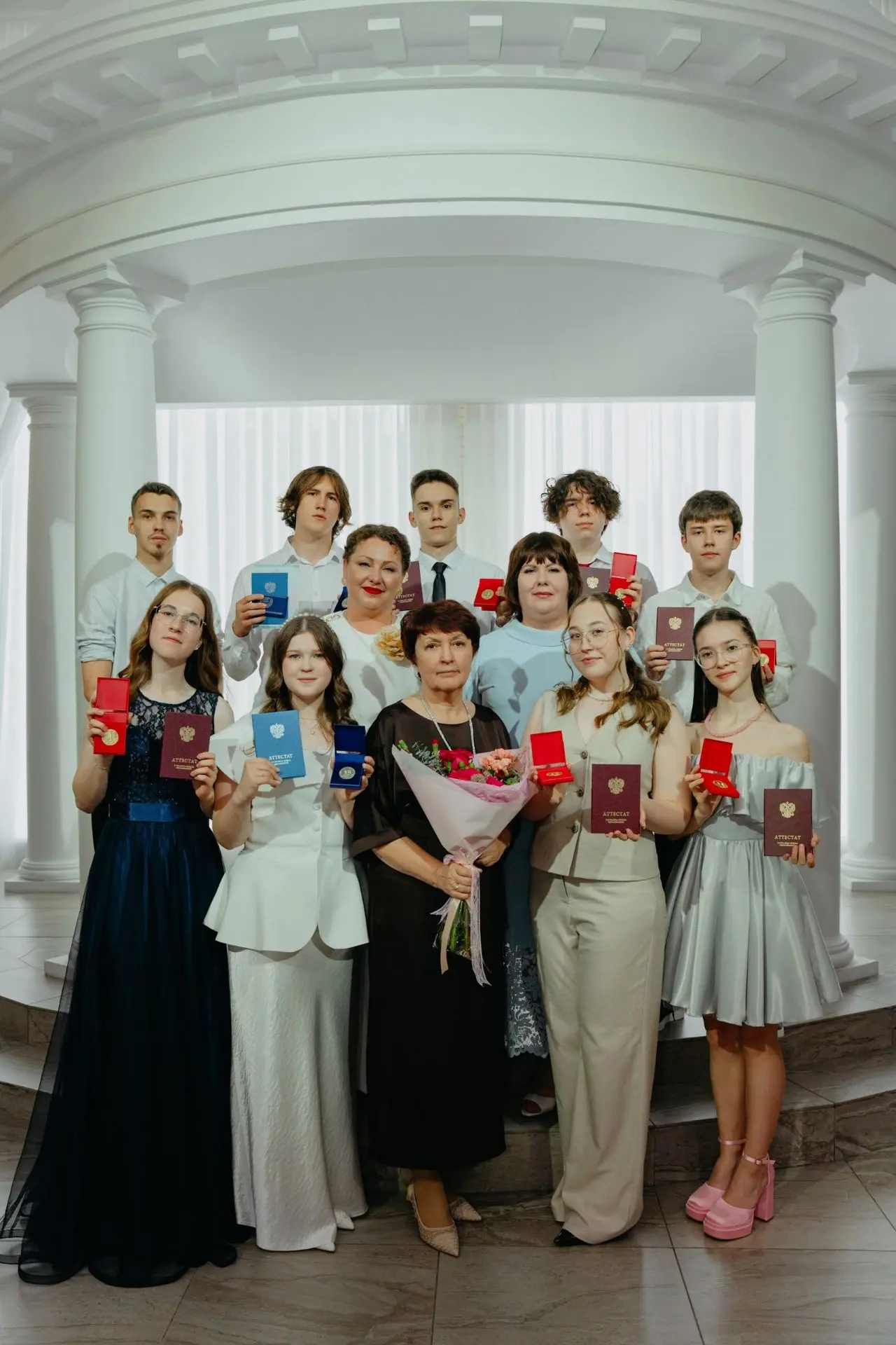 🎉 Золотой фонд Кировской области 2026: в регионе чествовали лучших выпускников!

6 июля в ДК «Родин