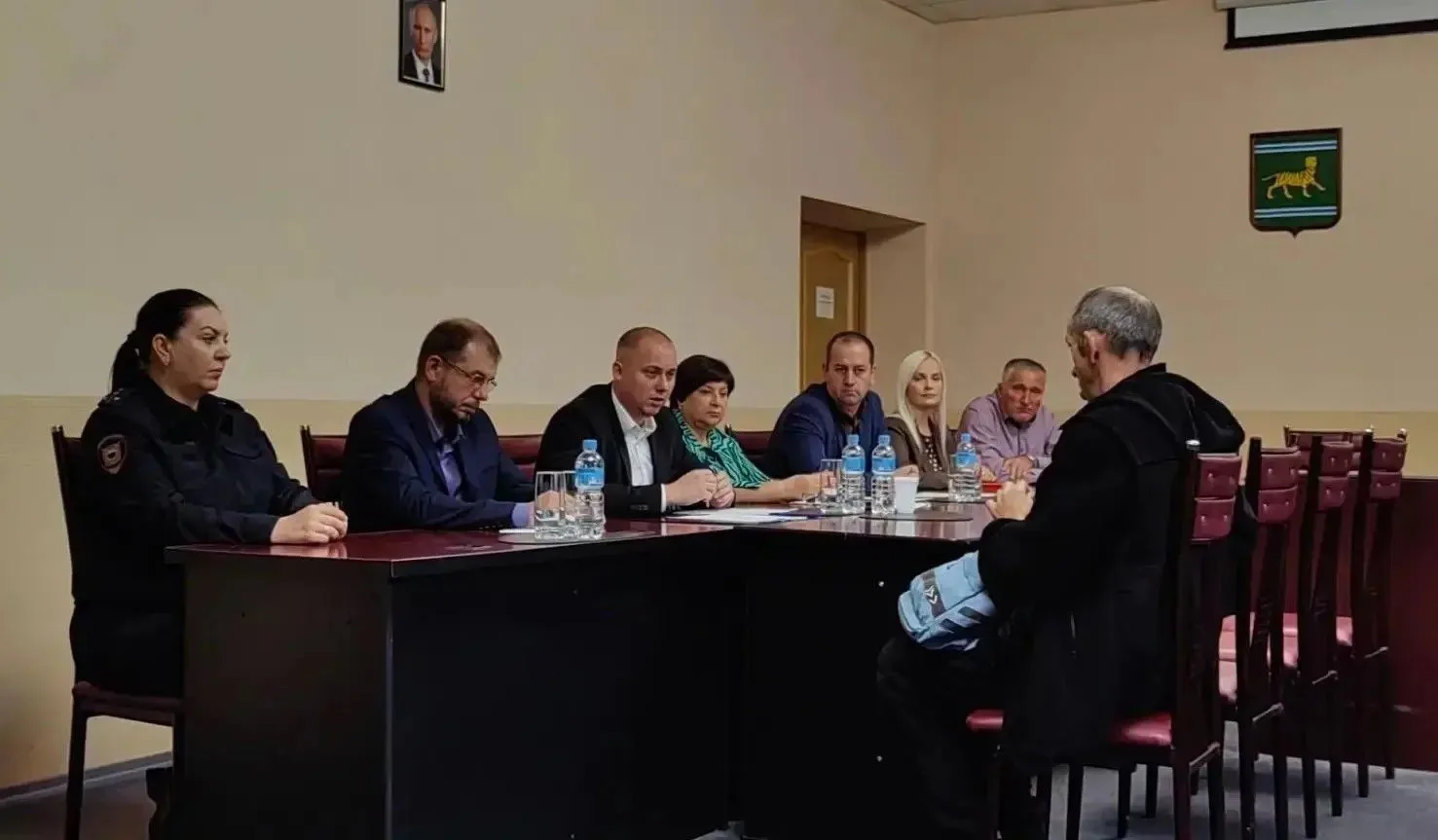 🏞 Проблемы ЖКХ и содержание дворов обсудили на приеме мэра Биробиджана