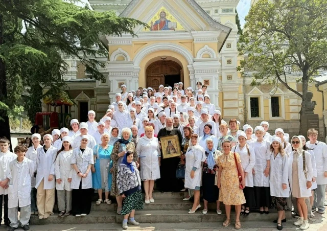 💥 Освящение белых халатов 💥

✨ 10 июня 2026 г., в день памяти Святителя Луки (в миру — Валентин Фе