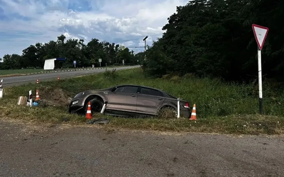 🛻В Тихорецком районе перевернулась машина

В аварии пострадал ребенок😥

Это произошло вчера, 18 ию