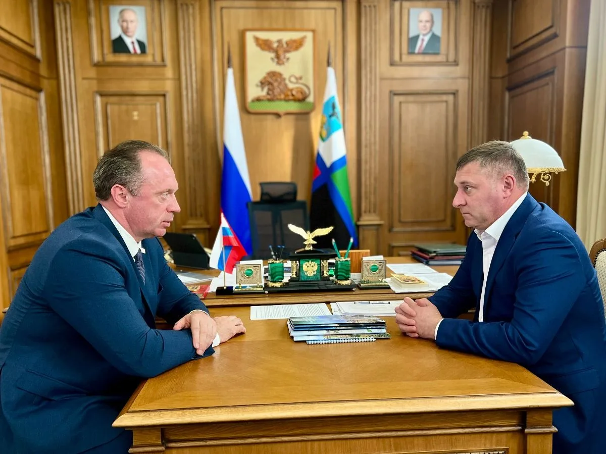🇷🇺Губернатор Белгородской области Александр Шуваев провёл рабочее совещание с депутат...