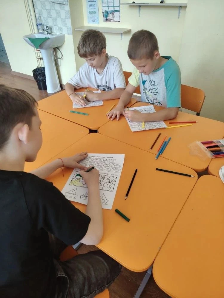 🎉 Дневник пришкольного лагеря: День 9!
Девятый день нашего весёлого лета в лагере выдался по-настоя