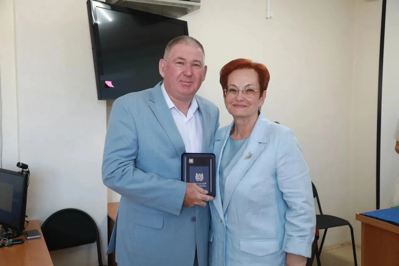 ✔Сотрудников горбольницы № 3 поздравили с наступающим Днём медицинского работника!

В городской клин