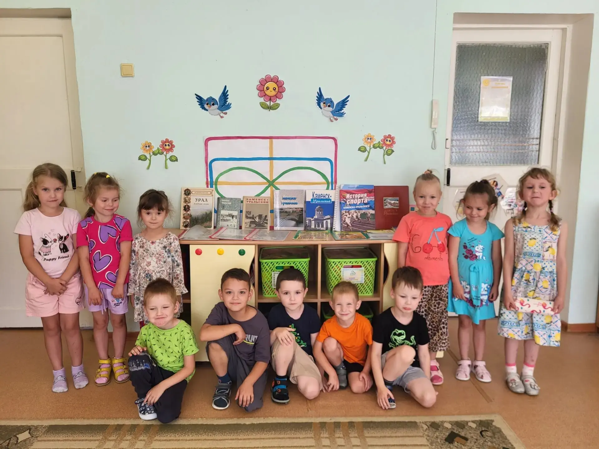 🎨 Город в нашей группе!

В среднюю группу первого корпуса пришло аудиосообщение 📱: у нашего любимо