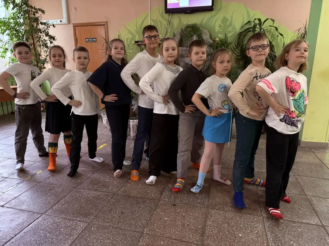 Пятница в разноцветных носочках 🤩  Учебная неделя традиционно завершается тематической пятницей! Сег
