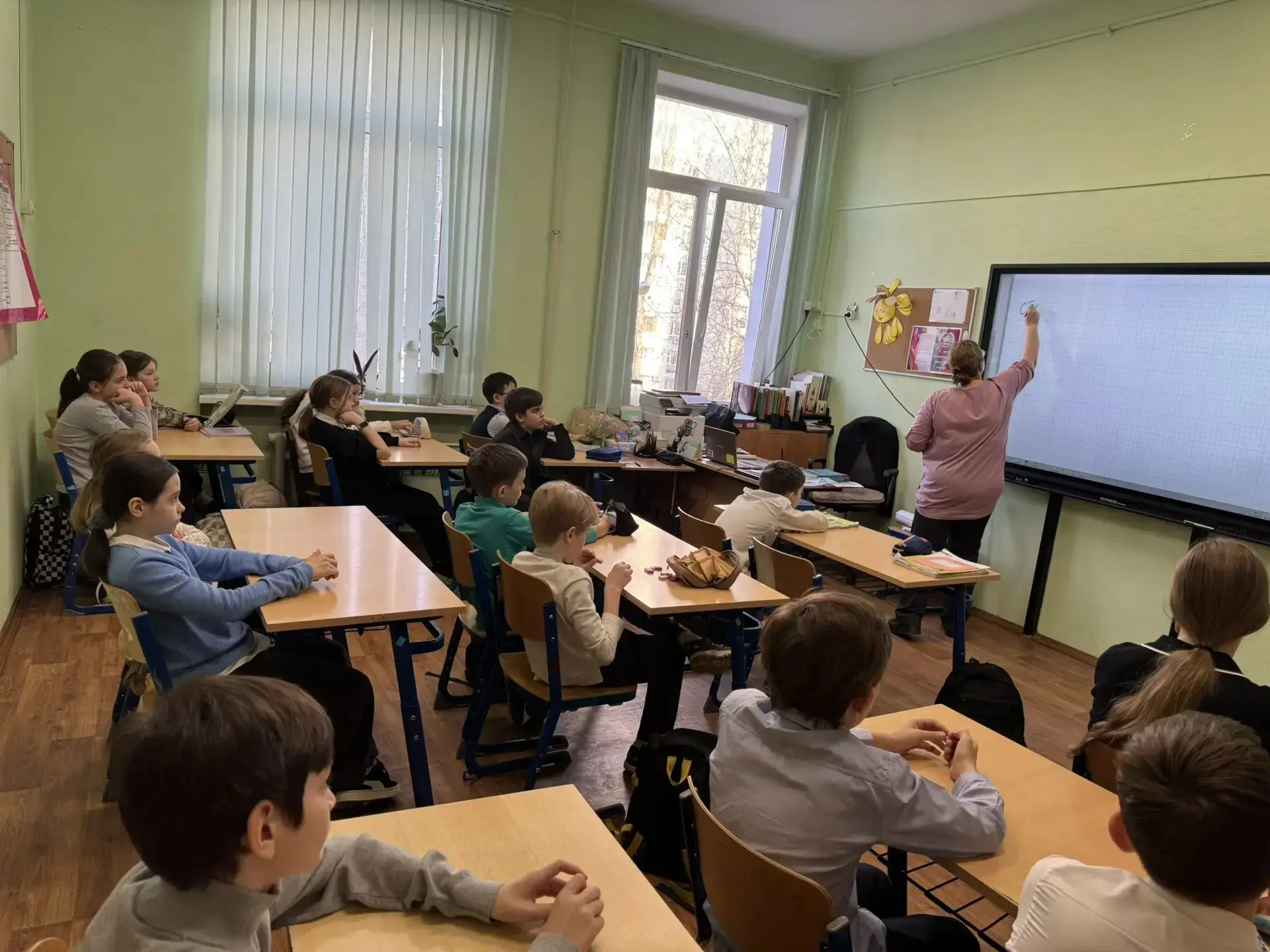 Не всё, что похоже на мусор, можно сортировать, а не каждый пост — просто текст! ♻️📱  🌿 Учащиеся 5 «