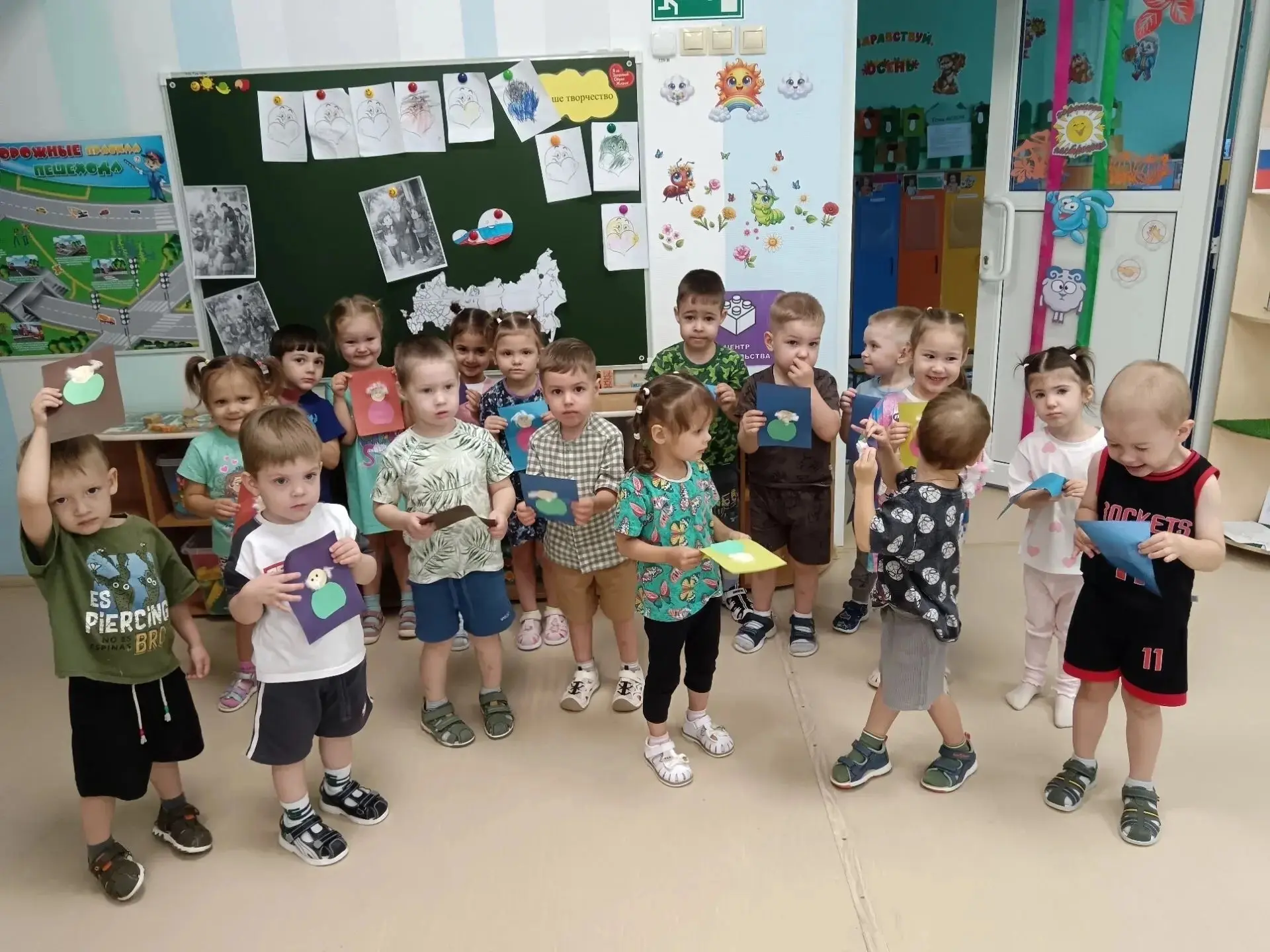🌸 День старшего поколения: трогательные подарки от группы «Ромашки»! 🌸