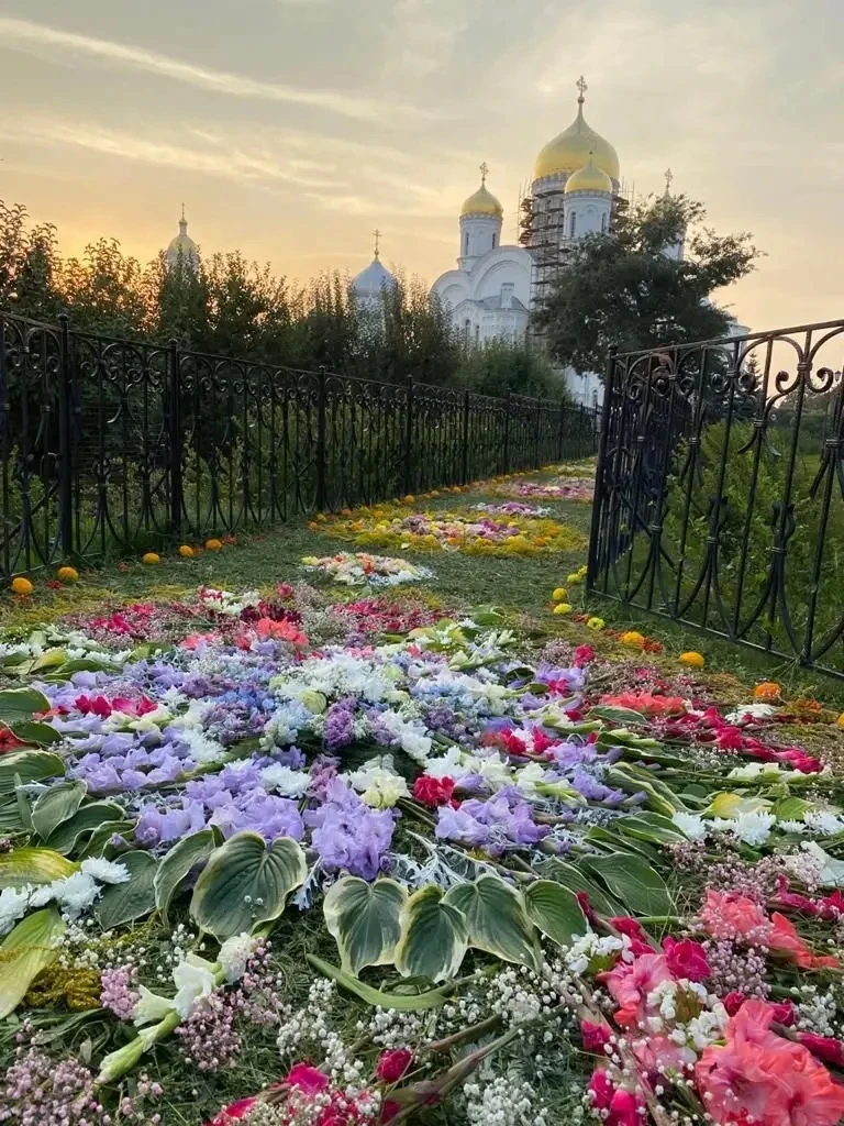 Здесь, на земле, и скорбь, и. Как меняется погода, так меняется и состояние человека. И...