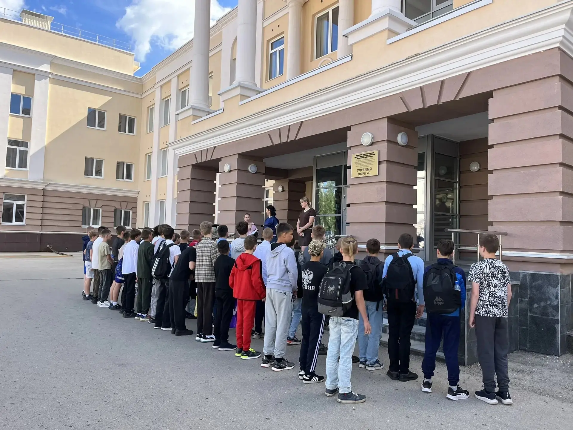 🫡С 15 по 18 июня в ГБОУ НКК проходит приёмная кампания в 7-й класс.

🏃Абитуриенты со всей Нижегоро