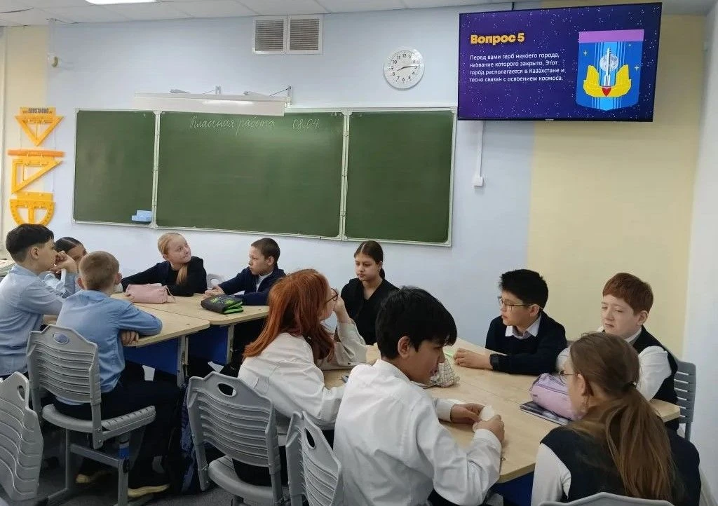 🚀 Сегодня в нашей школе в рамках Недели космоса прошли классные часы, посвященные Дню космонавтики 🚀