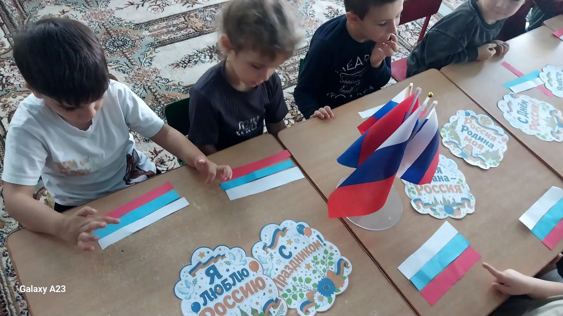 22 августа в России  отмечается  День Государственного флага. Наш детский сад тоже не о...