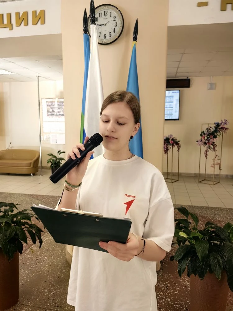 ЗАРЯДКА С ГЕРОЕМ ⭐ Заряка в день Здоровья стала уже доброй и полезной традицией для Гимназии 2🤗 ✌️ В