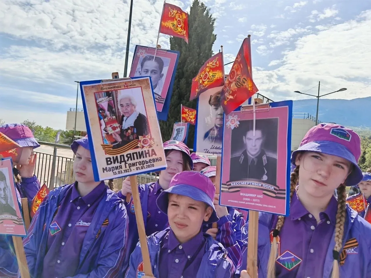 💫В «Артеке» завершается смена «Наследники Великой Победы» 🕊️🏕️ 💥С 5 по 25 мая Международный детский 