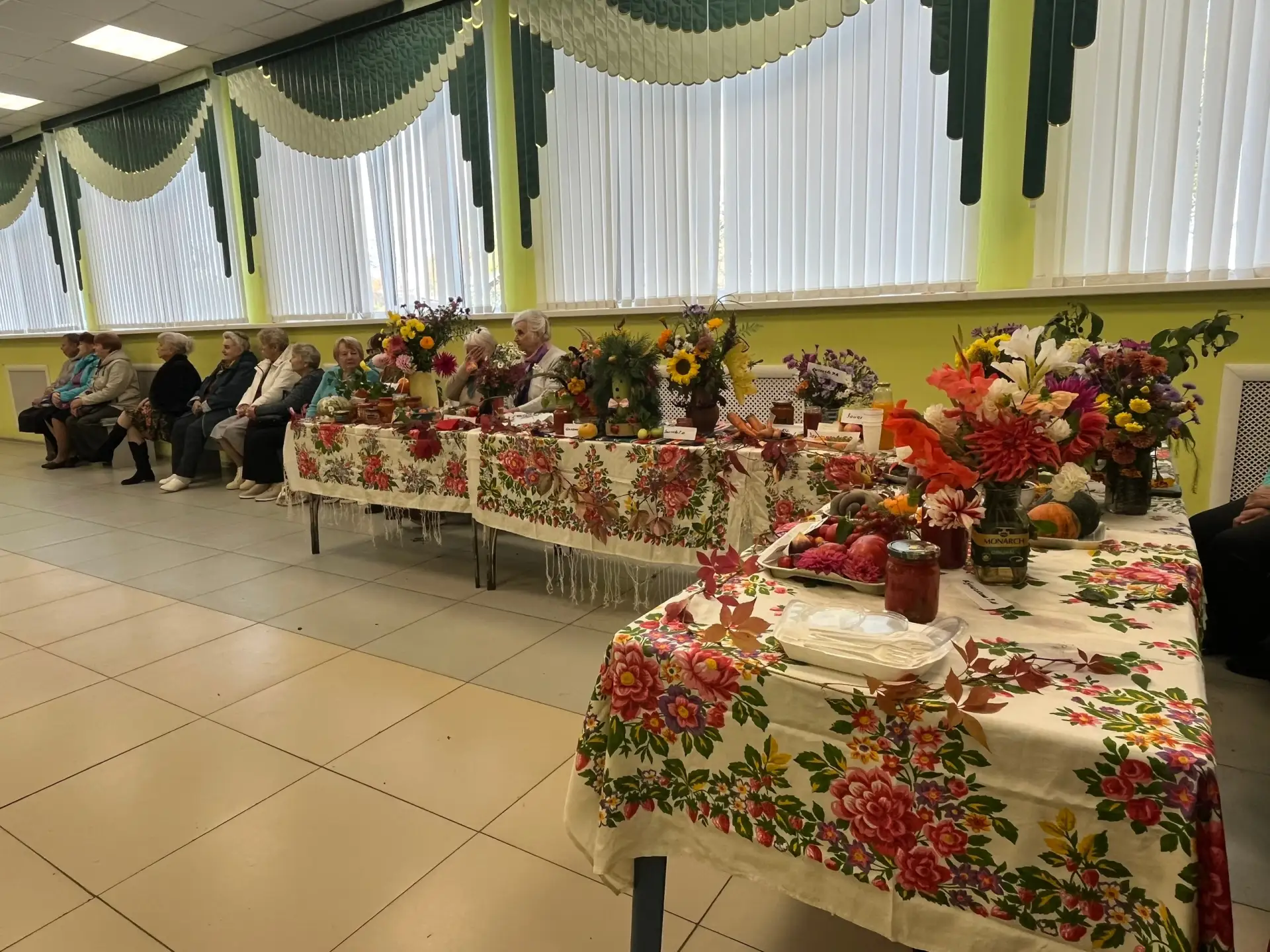 🎉 Тёплый праздник для наших дорогих бабушек и дедушек! 🎉