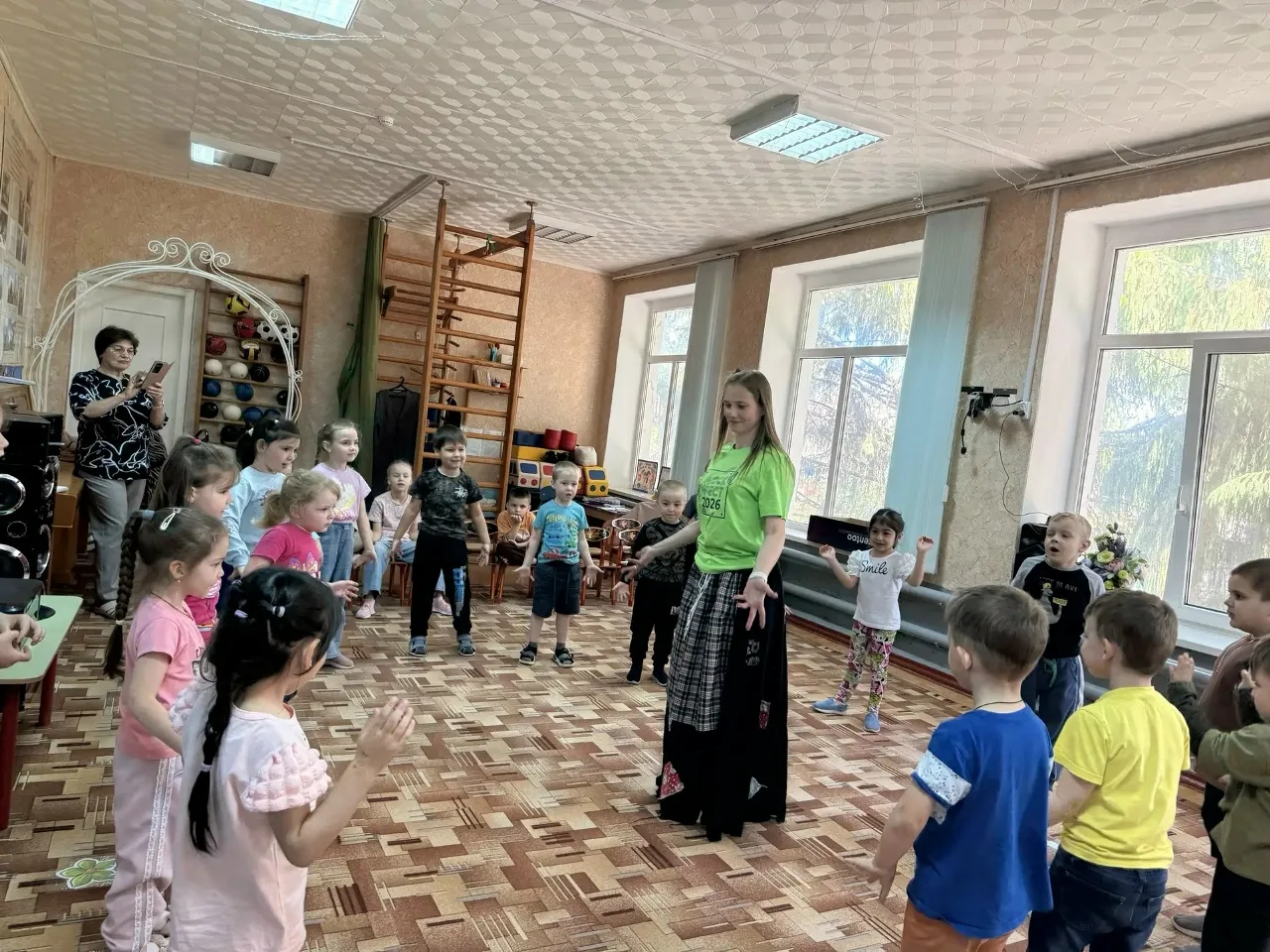 Сотрудники музея-усадьбы побывали в гостях у воспитанников детского сада и провели для ...