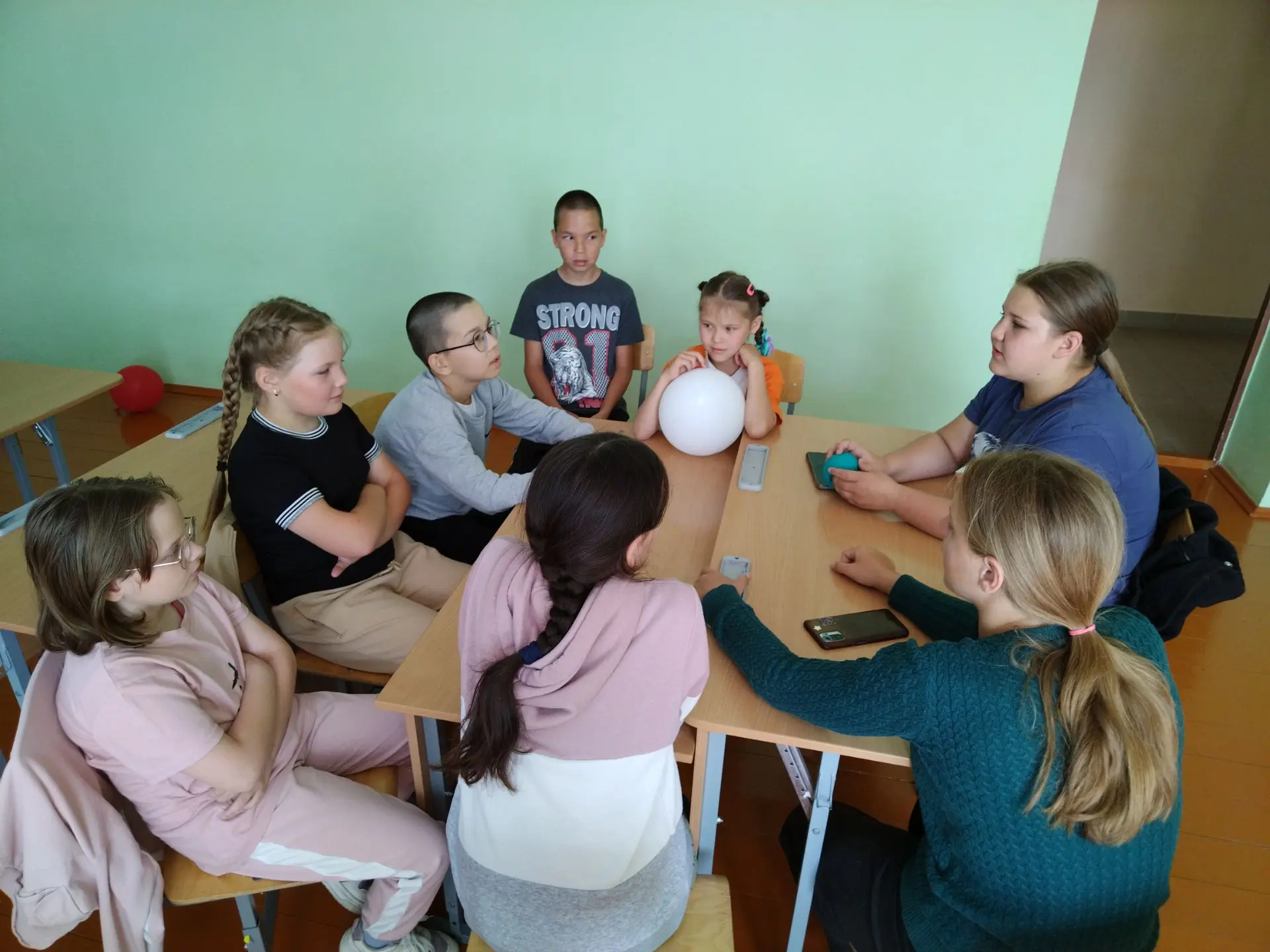 🎲  В ЛДП "Радуга" мы провели День настольных игр, где ребята смогли отвлечься от гадже...