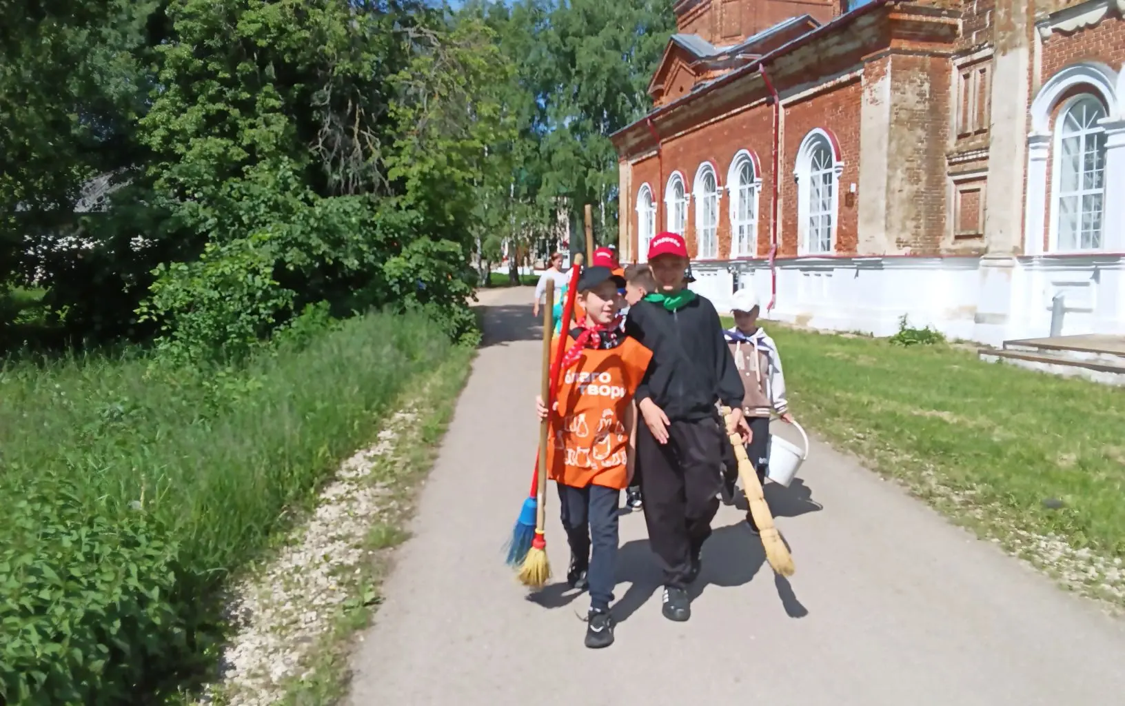 🏕 Третий день в тематическом лагере в дневным пребыванием «Непоседы» был посвящен экологическому на