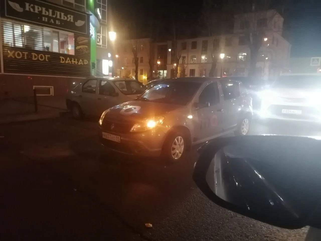 На дорожное хамство обратил внимание читатель Его внимание привлекла ситуация на Коммун...