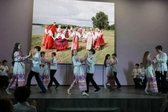«Наш общий дом — Россия»: в лицее №4 Чебоксар зажглись огни дружбы   В  «Лицее №4 им. Героя РФ Шалае