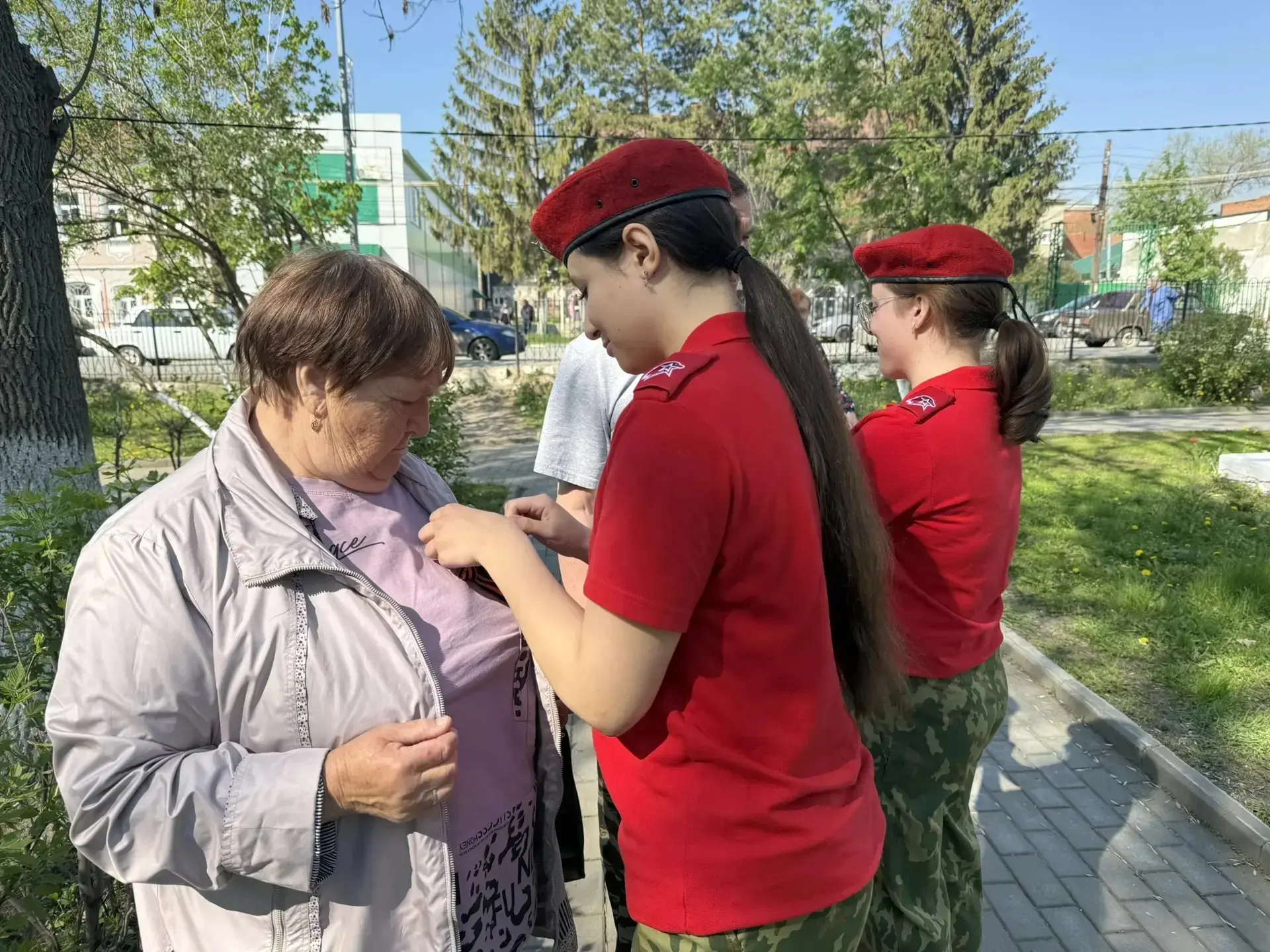 Юнармейцы приняли участие во Всероссийской акции "Георгиевская ленточка"