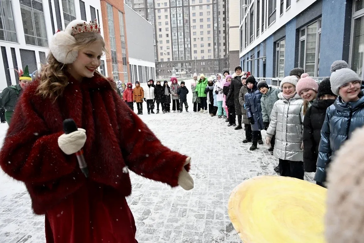 🥞 Масленица в школе на Глеба Успенского: провожаем зиму под смех и игры младших школьников.   В ритм