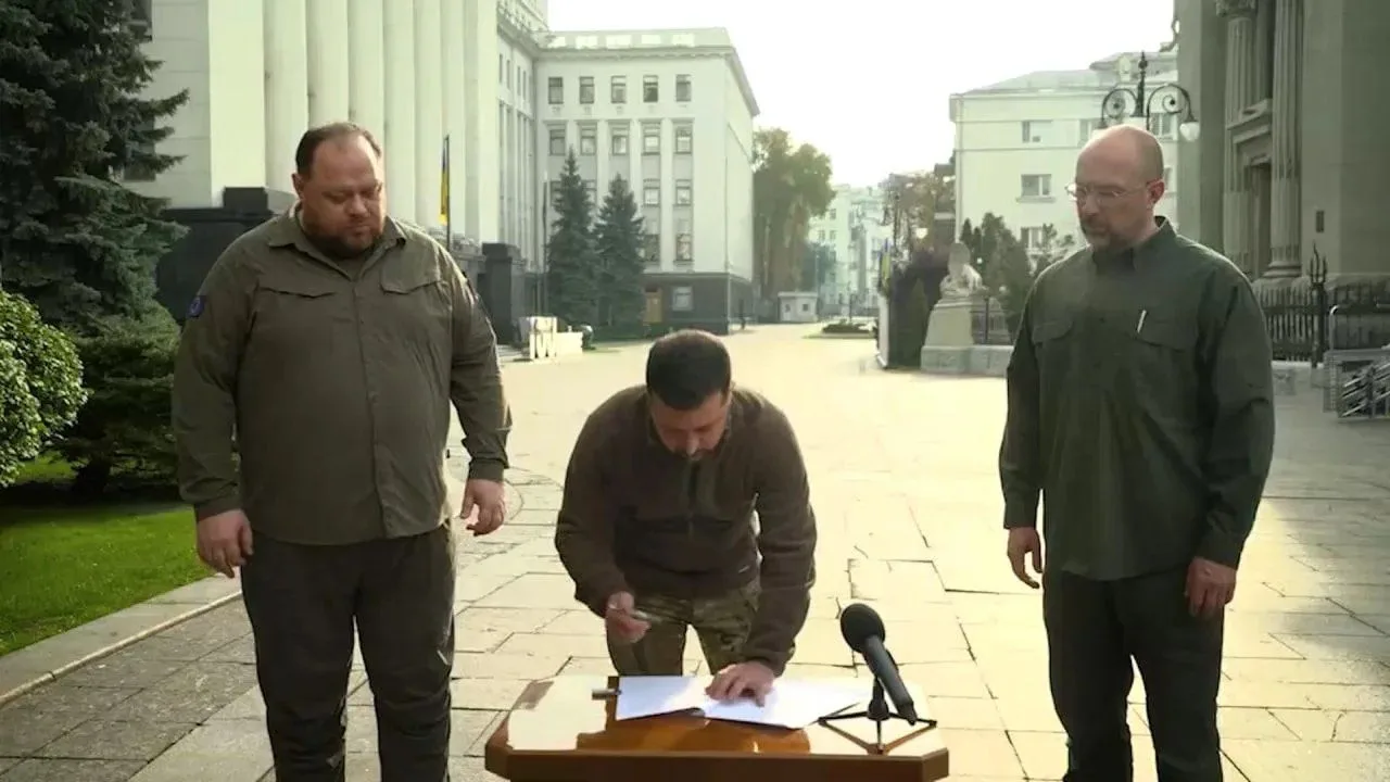 ⚡Зеленский подписал указ, разрешающий украинцам не убегать от ТЦК

Пездуза - Подписаться
