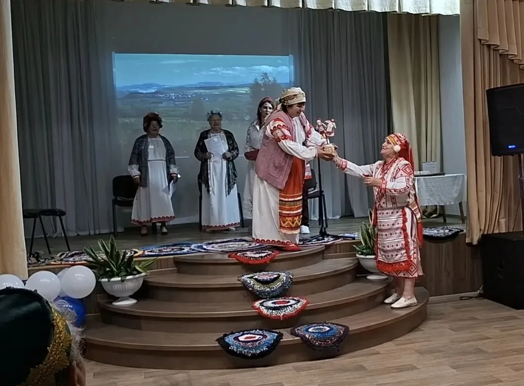 Каждый народ - это уникальный узор на огромном полотне нашей страны.
Многоликая РОССИЯ!
Мы открываем