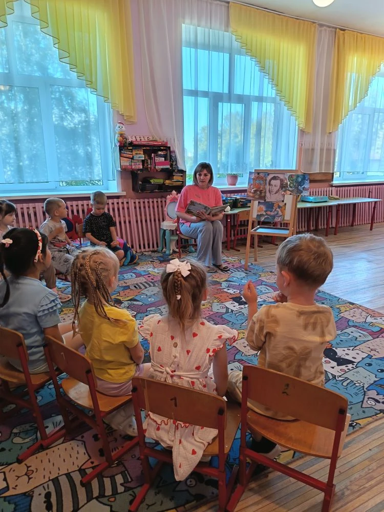 В сердце каждого русского человека, как драгоценный кладезь, живут сказки Пушкина.