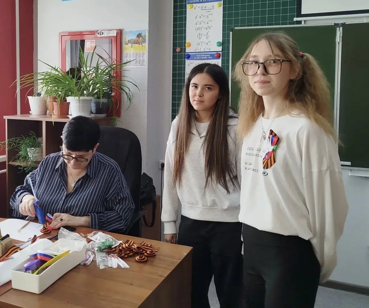 В преддверии 9 Мая состоялся увлекательный мастер-класс, на котором участники научились создавать св