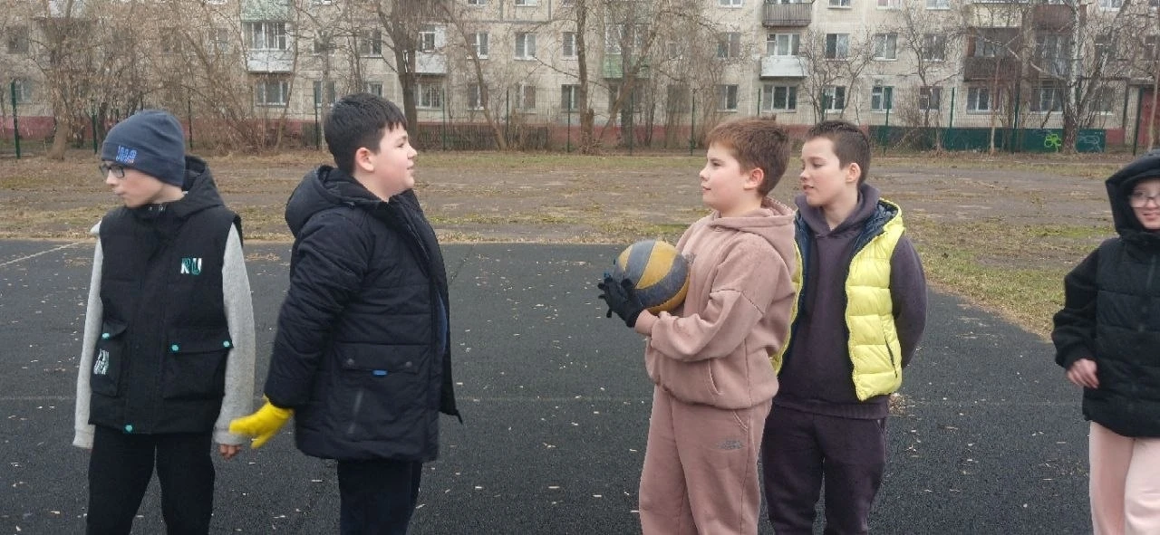 В МБОО "Гимназия": Игры нашего двора согревают теплые дни!  Теплое время года всегда приносит особую