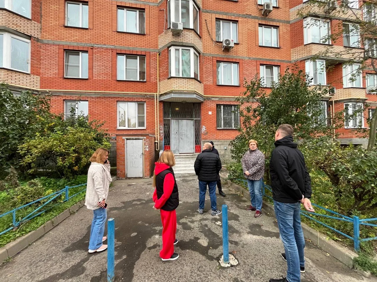 Совместно с заместителем главы Владимиром Трещинкиным и представителями ЖКХ провели обх...
