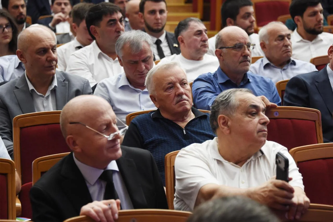 Делегация Гумбетовского района приняла участие в 37-й Конференции Дагестанского региона...