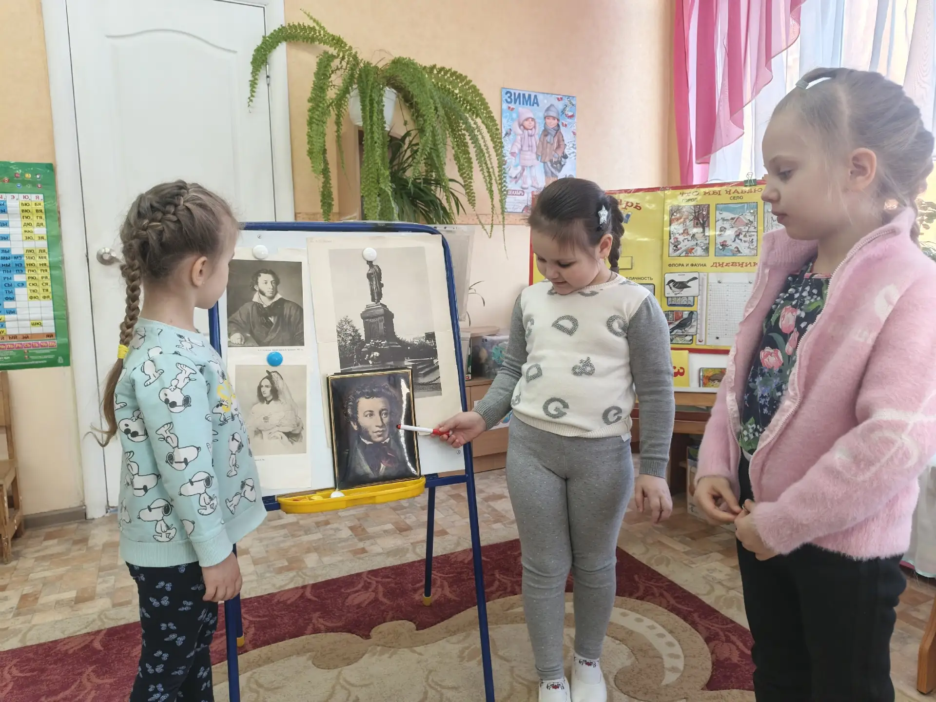 Сегодня воспитанники средней группы № 5 "Подсолнушки" почтили светлую память великого р...