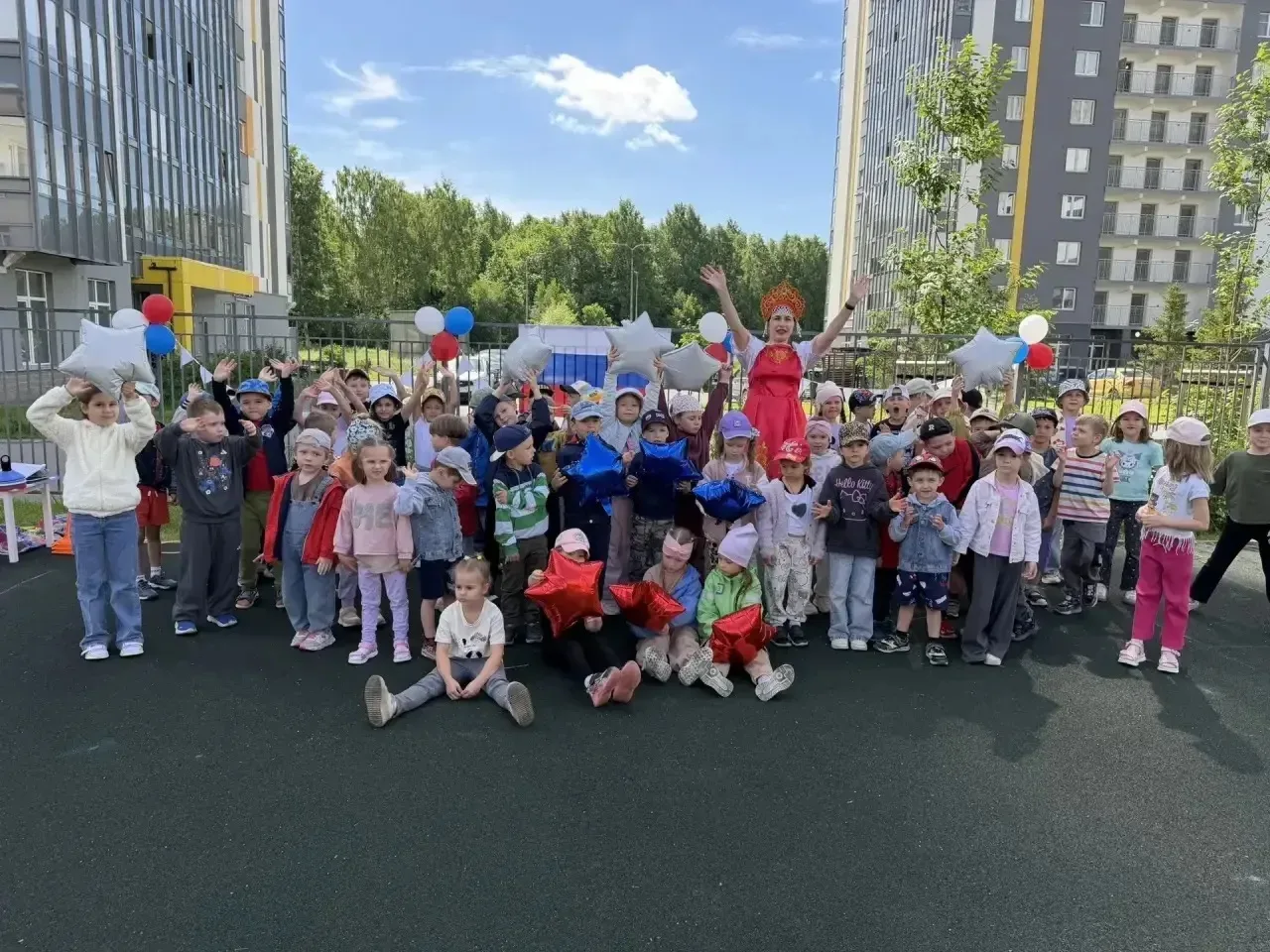Добрый день, уважаемые родители и педагоги❤️
День России в нашем детском саду: праздник дружбы, крас