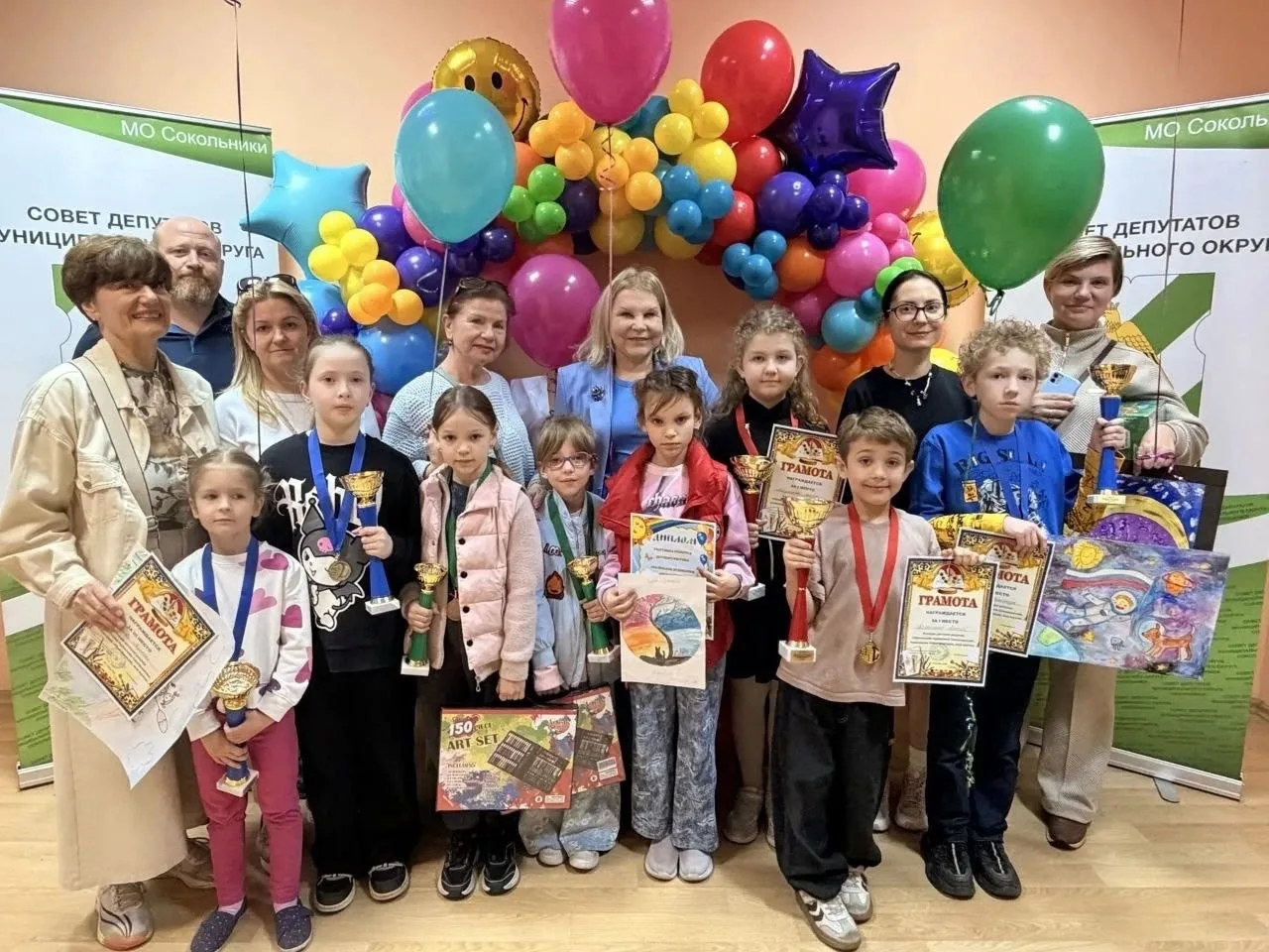 🎨 Победа в «Маленьких художниках Сокольников»

В Сокольниках подвели итоги конкурса детского рисунк