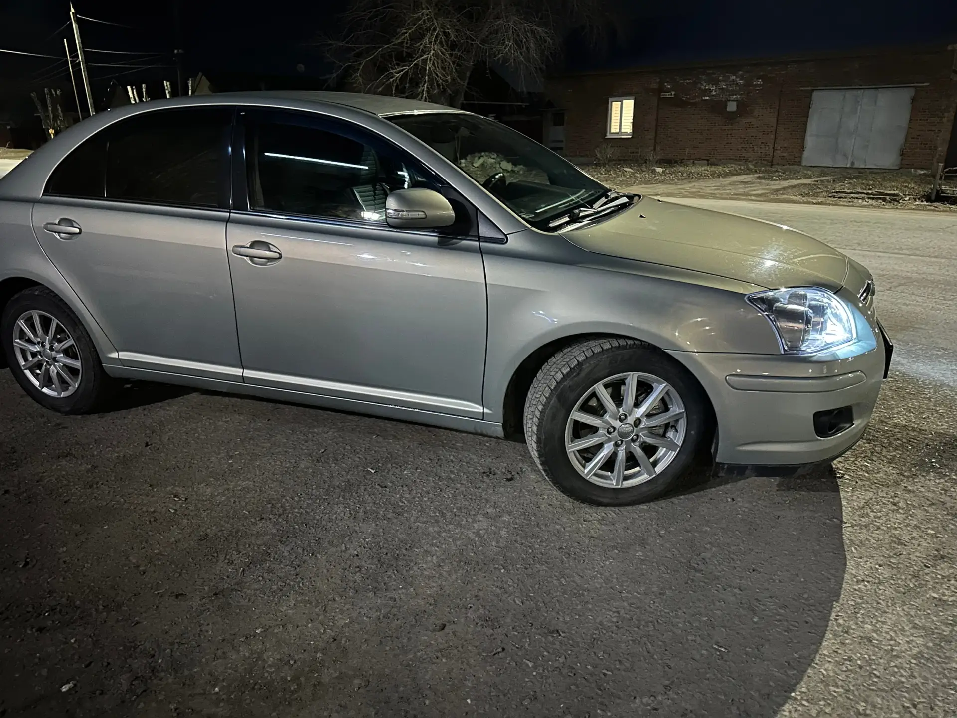 Авенсис 2007 год , состояние идеальное, без каких либо нареканий , мотор , кпп отлично ...