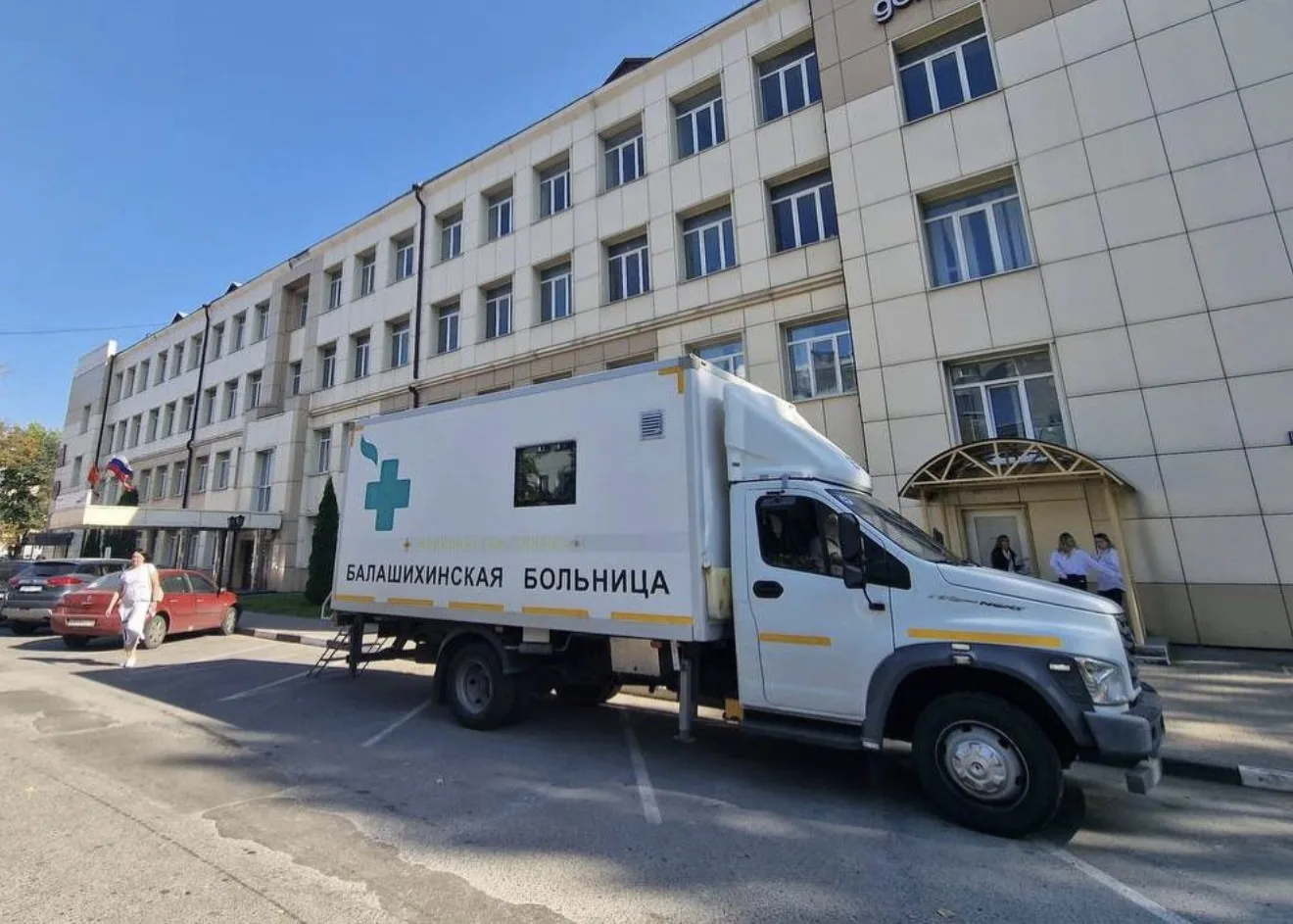 Жители Балашихи могут сделать прививку от гриппа в мобильном ФАПе