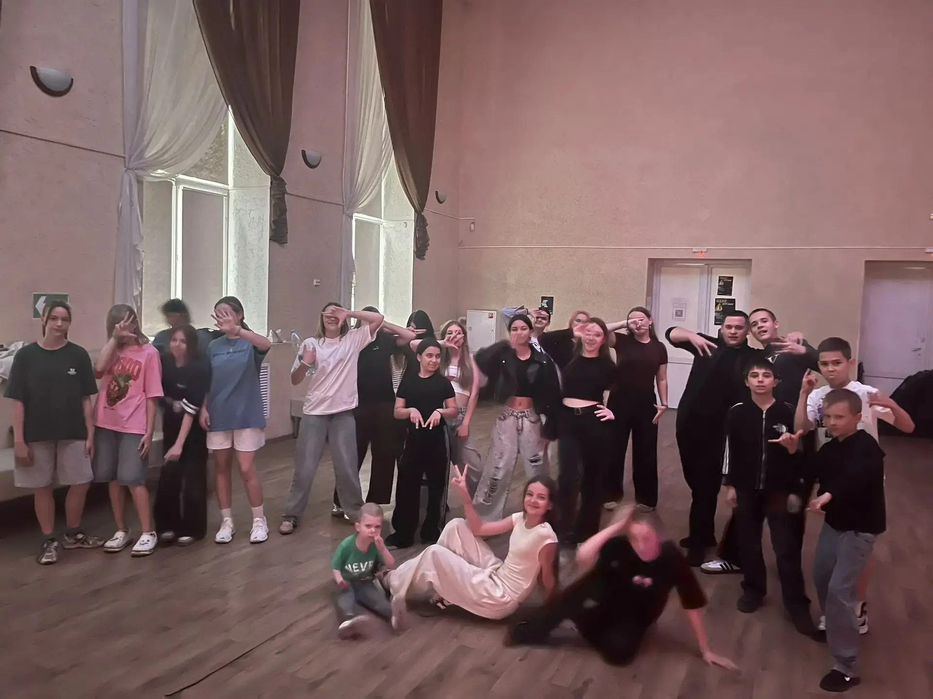 💃 Танцуют все! В РДК ярко встретили лето! 🕺